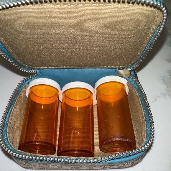 Coach Mini Triple Pill Case Khaki Signature C's With Blue Trim With Pill Bottles - Picture 10 of 15